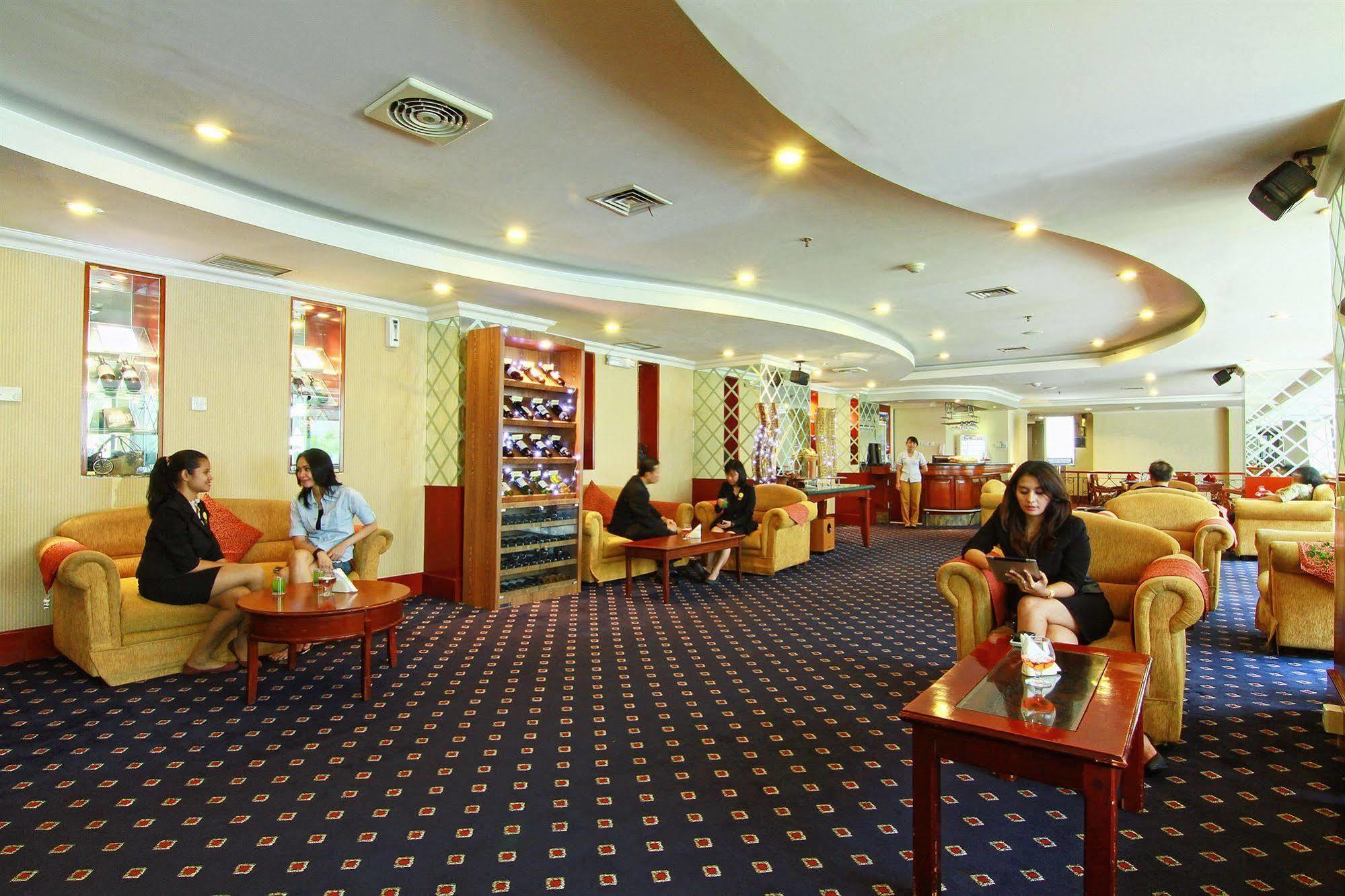 מלון סמאראנג Grand Arkenso Park View מראה חיצוני תמונה